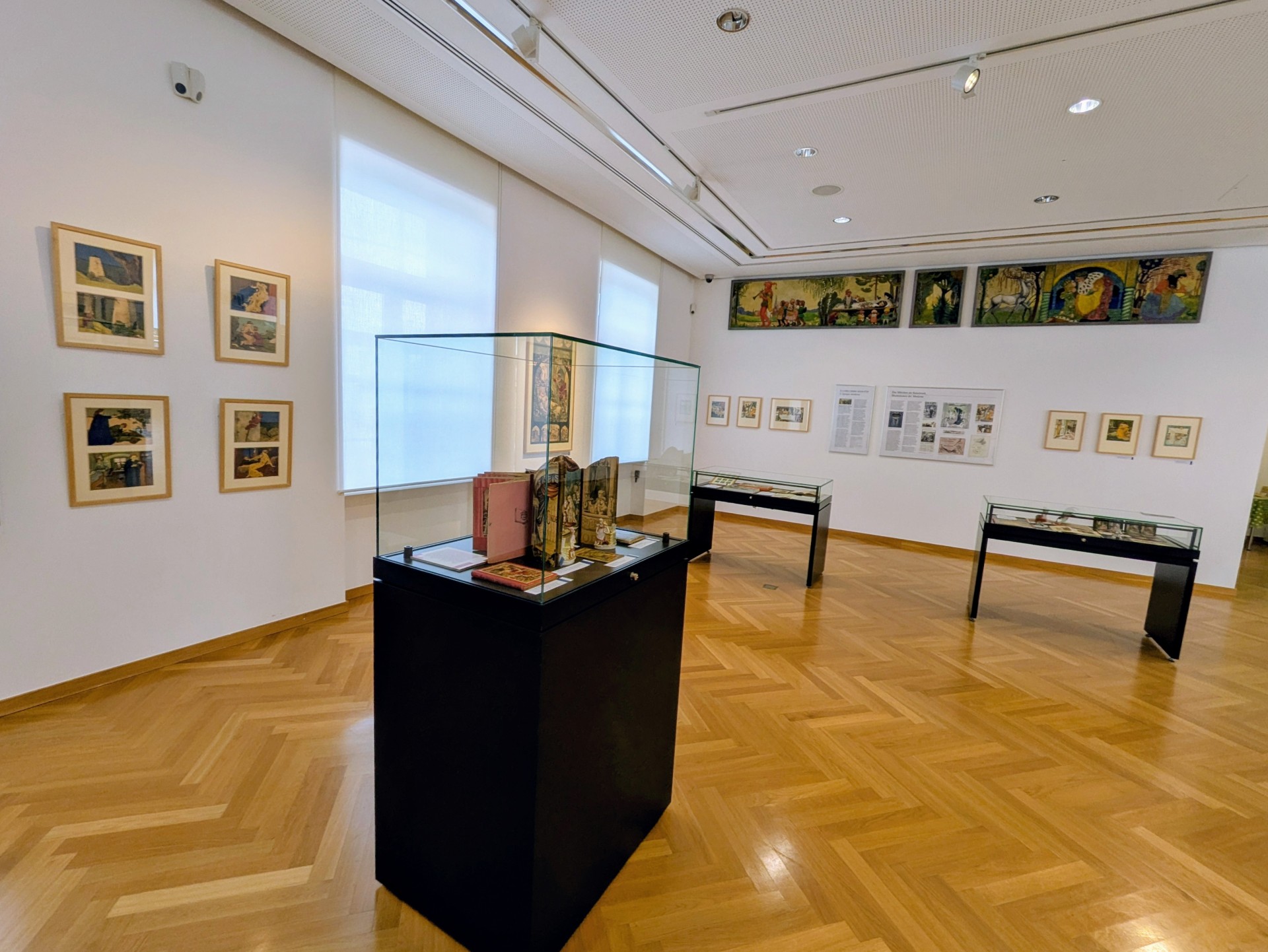 Blick in die Ausstellung "Es war einmal... Die Brüder Grimm und ihre Märchenwelt"