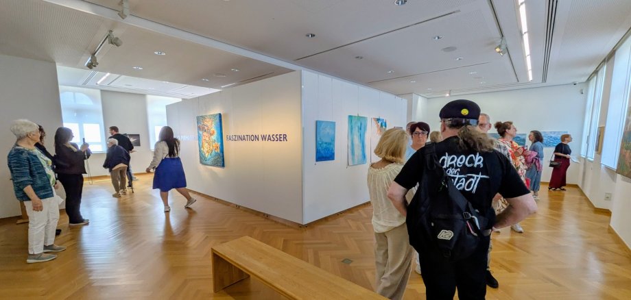 Besucher der Vernissage in der Ausstellung "Made in Pirmasens" im Forum ALTE POST Besucher der Vernissage in der Ausstellung "Made in Pirmasens" im Forum ALTE POST