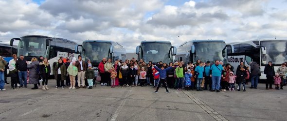 Mit acht Bussen unterwegs Busse und Besucher aus Pirmasens