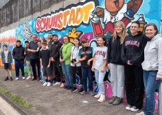 Die Gruppe beim Graffiti-Workshop