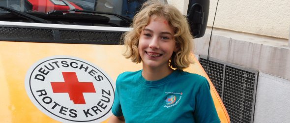Lena Schwarz (13 Jahre) vom Roten Kreuz Lena Schwarz (13 Jahre) vom Roten Kreuz