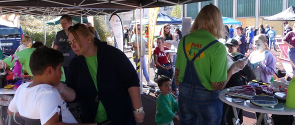 Beim Kinderschminken am Stand vom Pakt für Pirmasens Beim Kinderschminken am Stand vom Pakt für Pirmasens