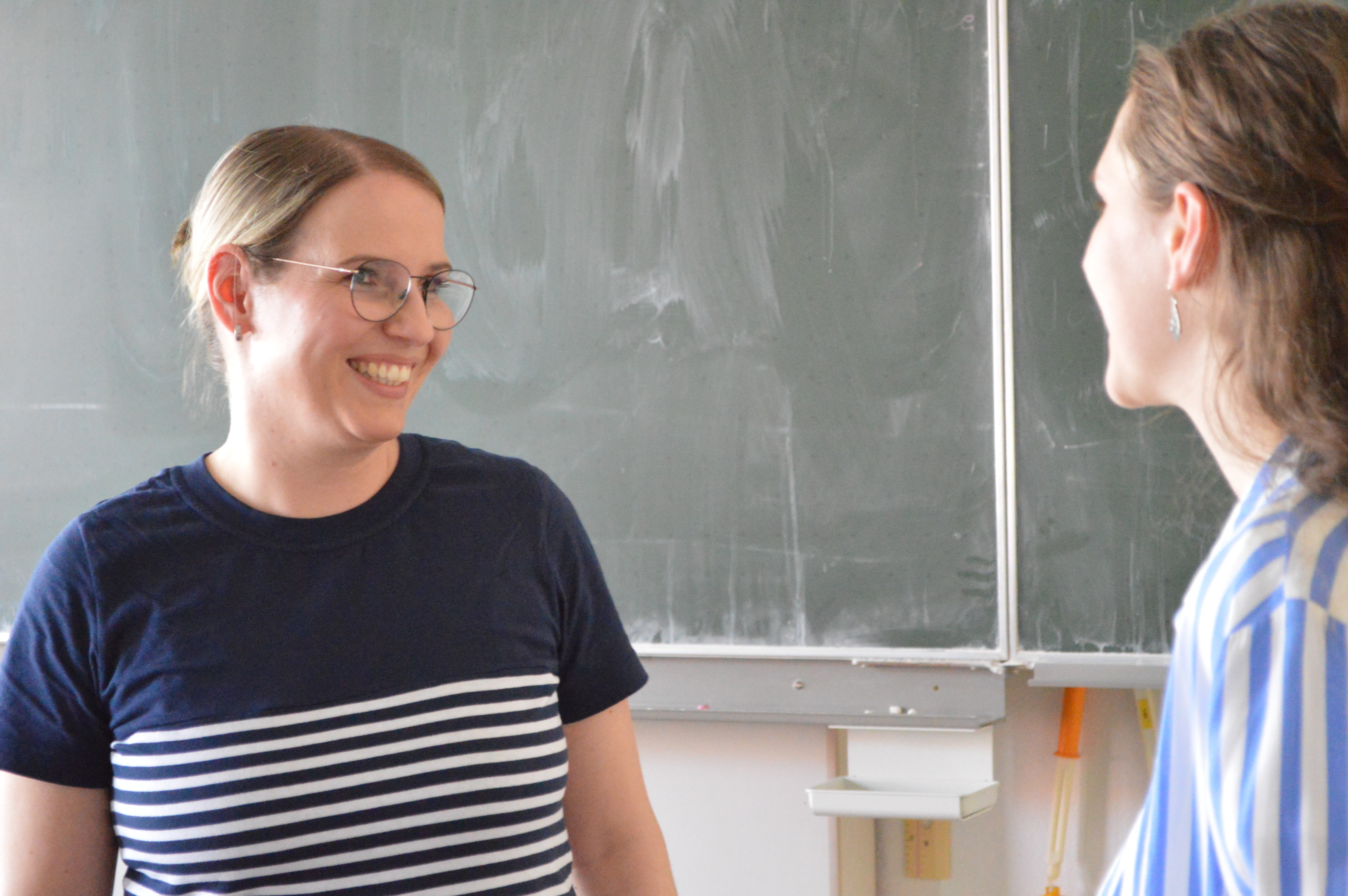 Katharina Meder (links) im Gespräch mit Schlagzeilen-Reporterin Hannah Diehl Katharina Meder (links) im Gespräch mit Schlagzeilen-Reporterin Hannah Diehl