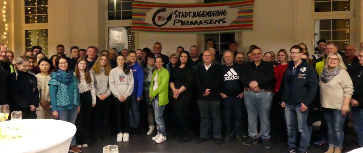 Gruppenbild des Stadtjugendrings beim Neujahrsempfang Gruppenbild des Stadtjugendrings beim Neujahrsempfang