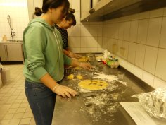 Plätzchen backen im Horeb-Treff
