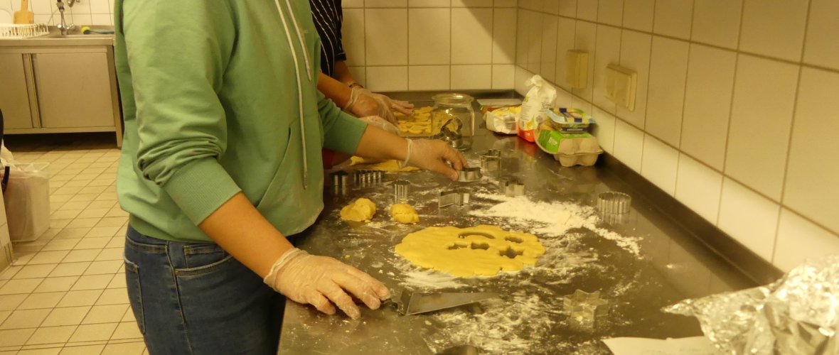 Plätzchen backen im Horeb-Treff Plätzchen backen im Horeb-Treff
