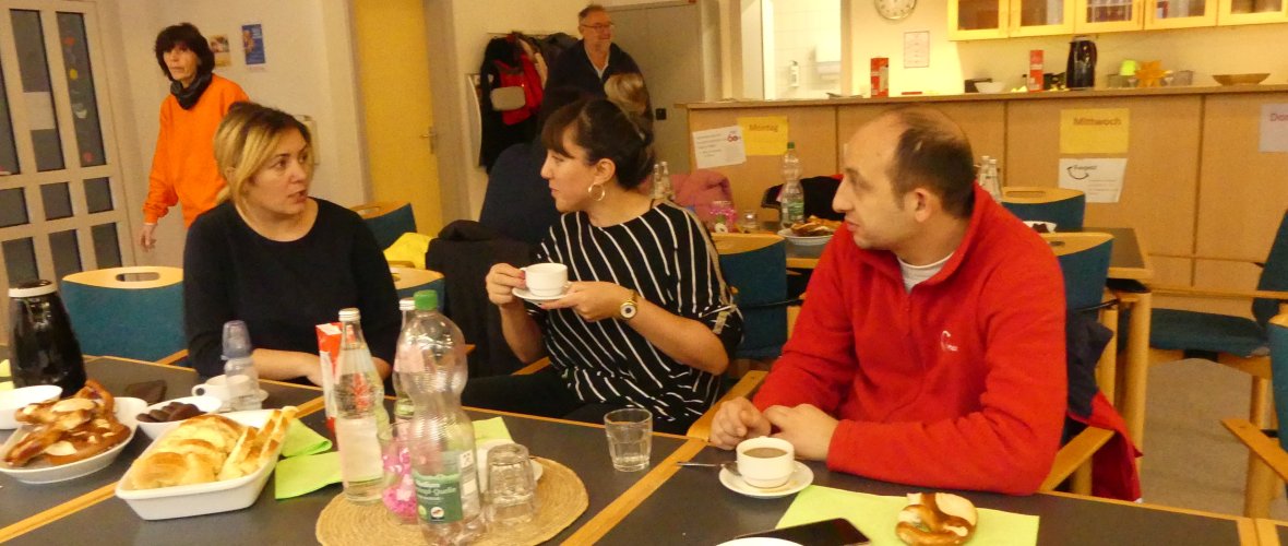 Gemütliches Kaffeetrinken im Horeb-Treff Gemütliches Kaffeetrinken im Horeb-Treff