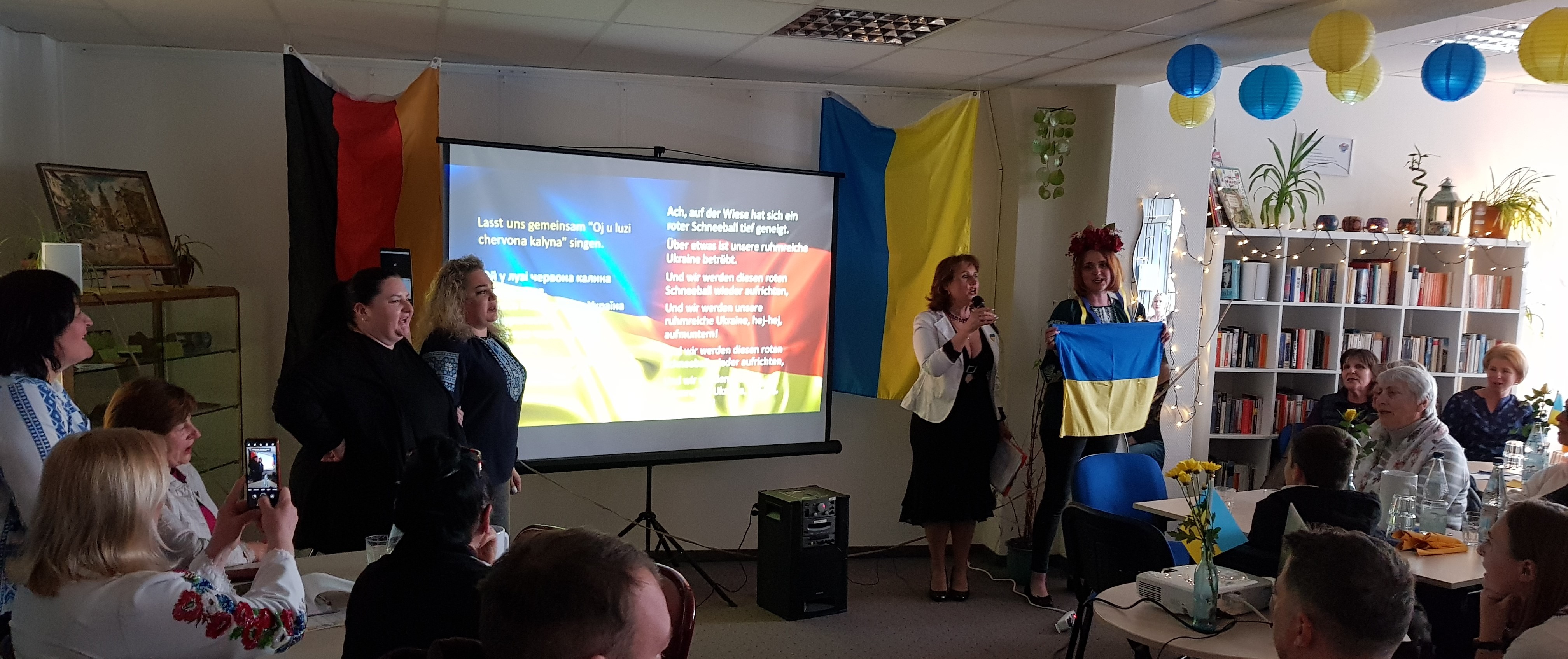Beim Ukrainischen Abend im Mittendrin Beim Ukrainischen Abend im Mittendrin