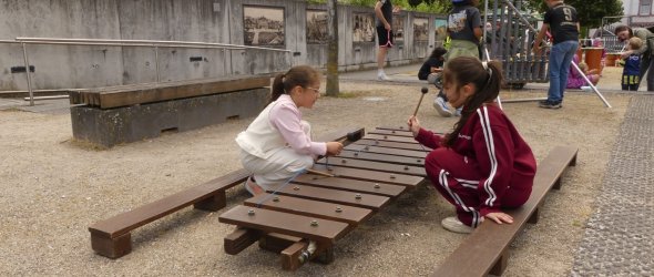 Riesen-Xylophon auf dem Joseph-Krekeler-Platz beim Sommerintermezzo