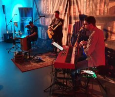 Die Musiker Andreas Rauth (von rechts), Patrick Schwab und Mike Faust