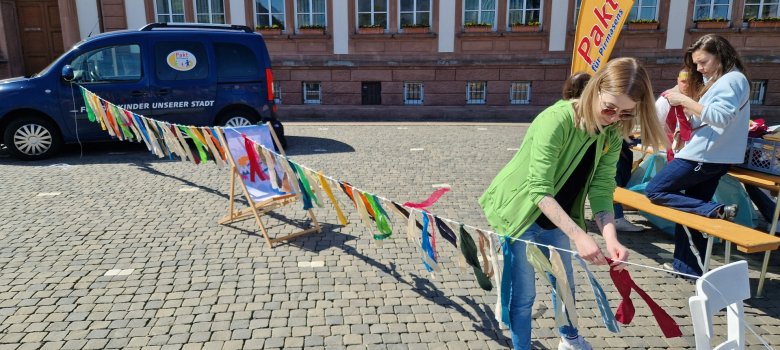 Bastelaktion auf dem Exerzierplatz Bastelaktion auf dem Exerzierplatz
