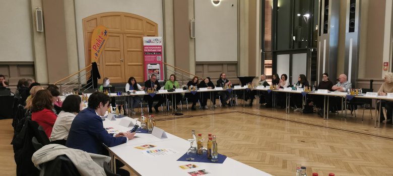 Teilnehmer beim Runden Tisch