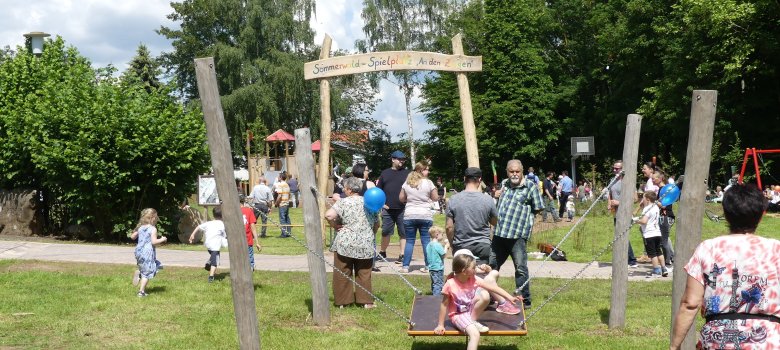 Spielplatz An den Ziegen Spielplatz Sommerwald