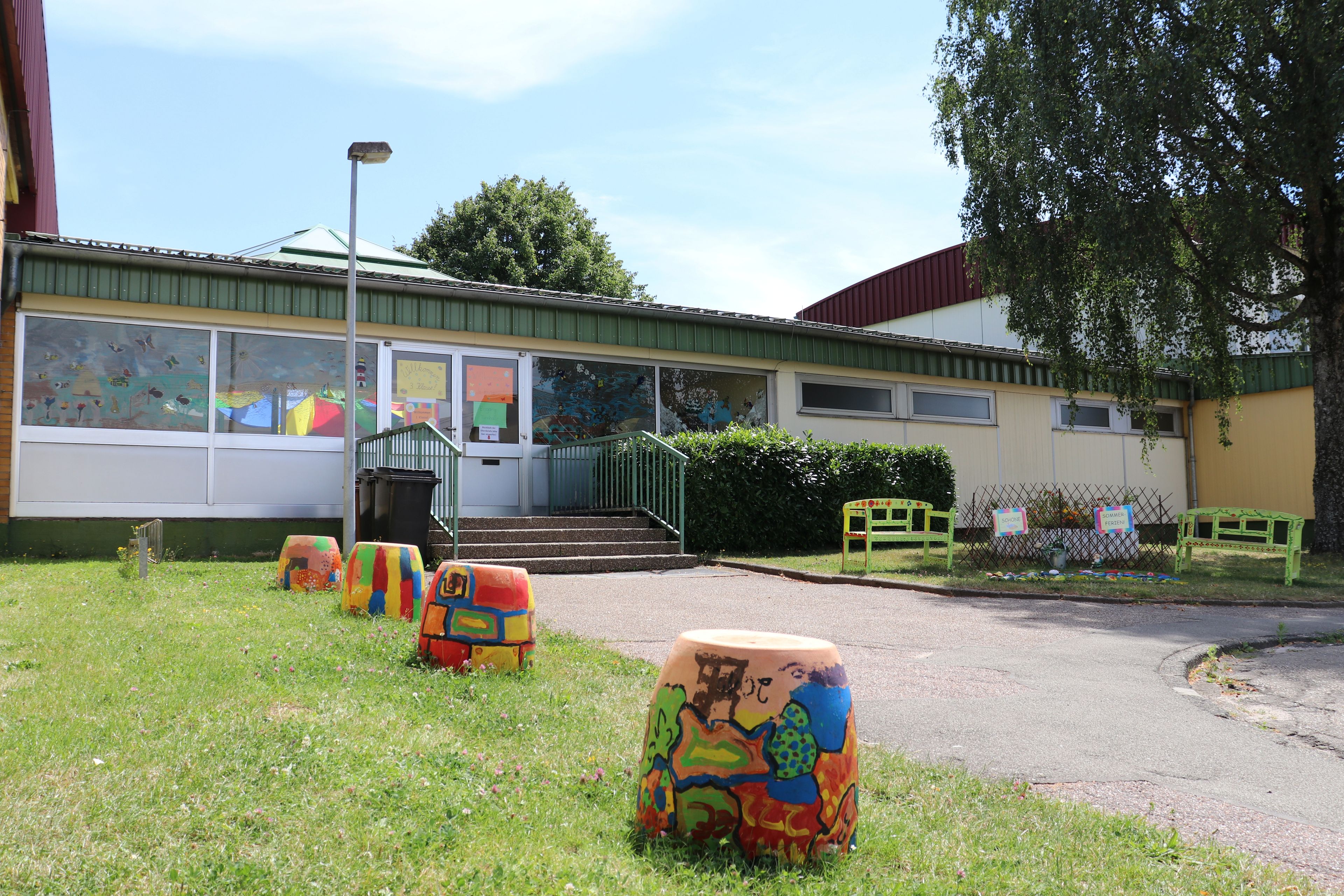 Grundschule Fehrbach Grundschule Fehrbach Haupteingang Außenansicht