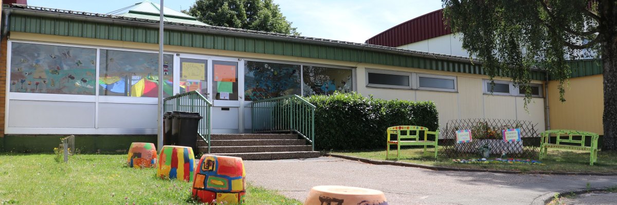Grundschule Fehrbach Grundschule Fehrbach Haupteingang Außenansicht