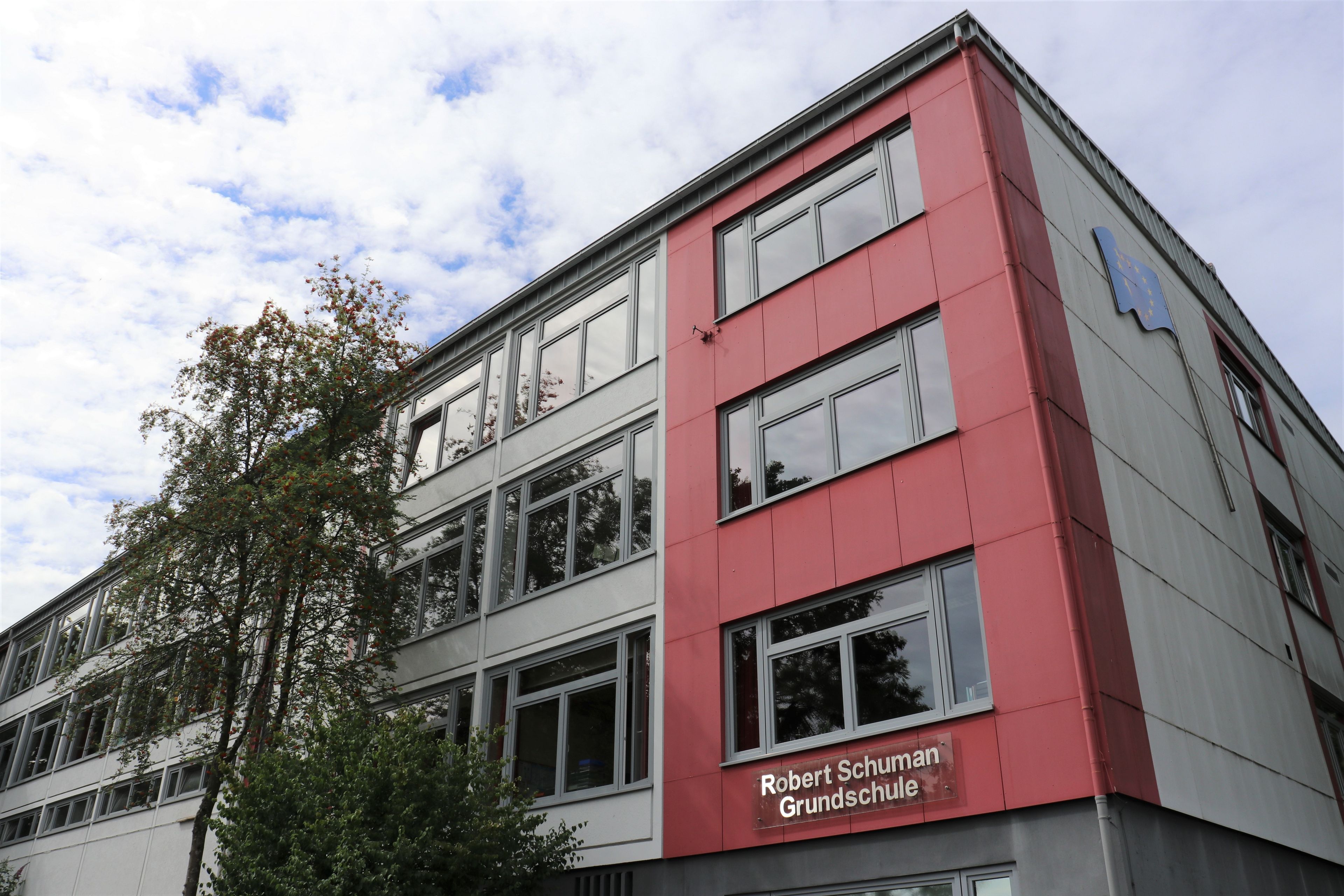 Grundschule Robert Schuman Grundschule Robert Schuman Außenansicht