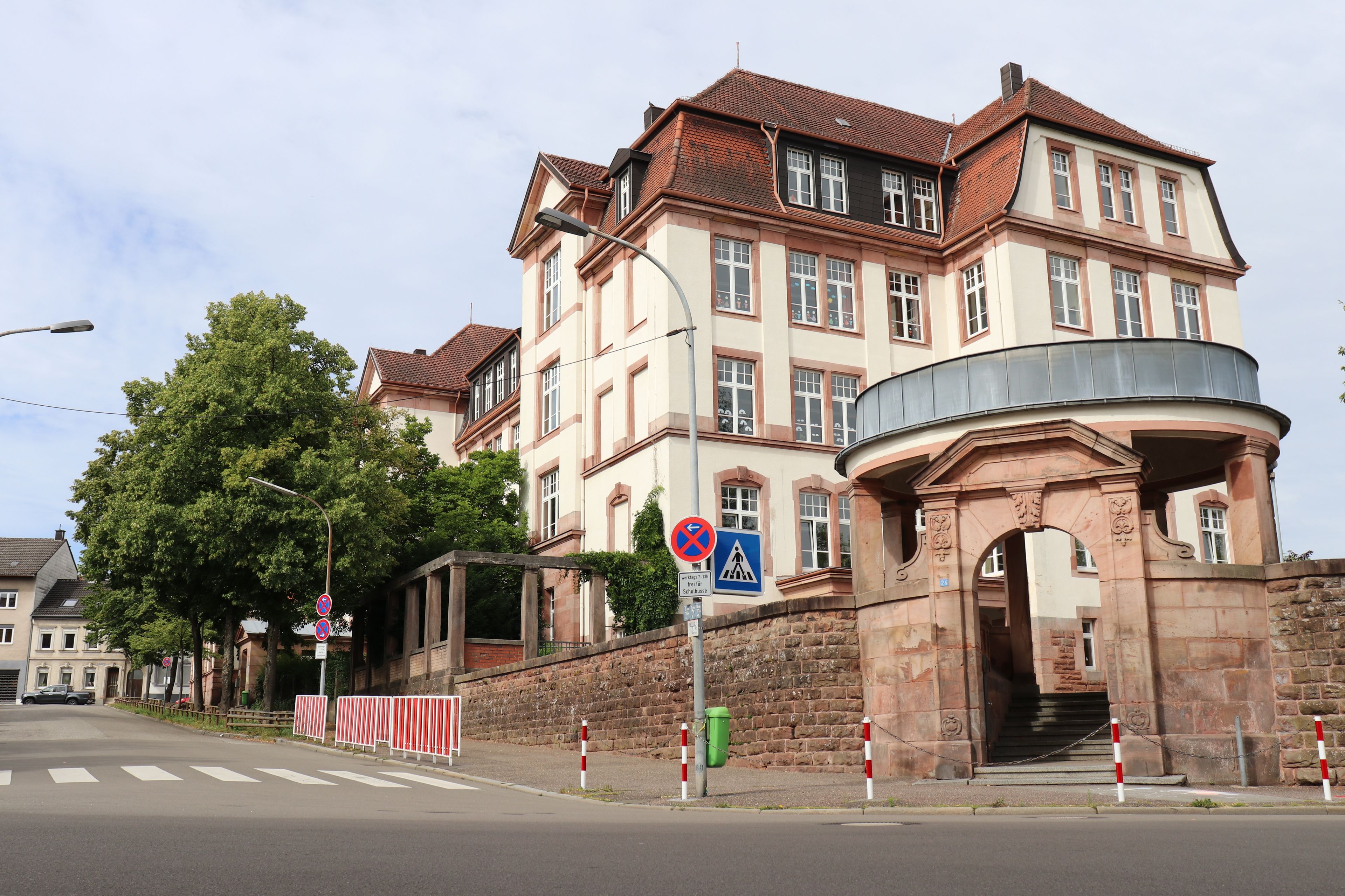 Grundschule Wittelsbach Grundschule Wittelsbach Außenansicht