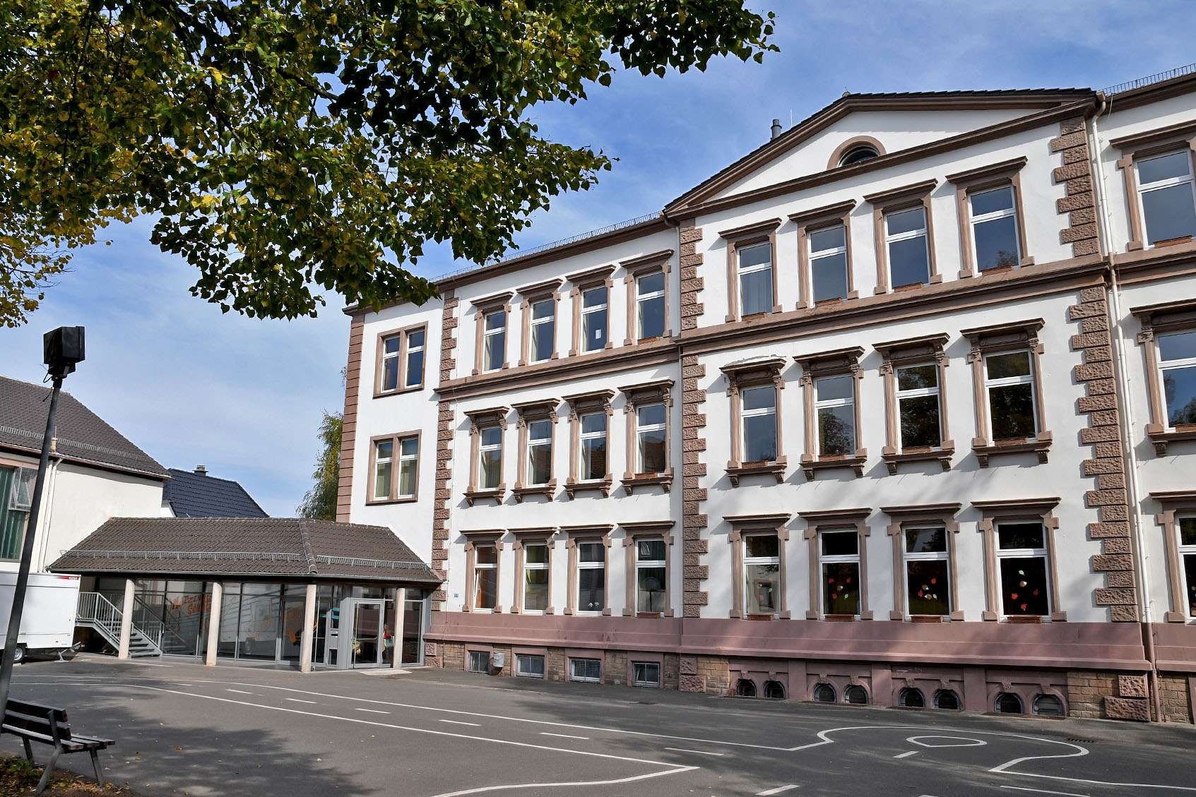 Matzenbergschule Matzenbergschule Außenansicht
