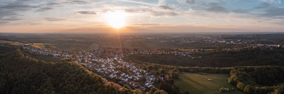 Blick über Pirmasens von Erlenbrunn aus mit der Drohne Blick über Pirmasens von Erlenbrunn aus mit der Drohne
