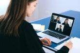 Videokonferenz Eine Videokonferenz am Laptop