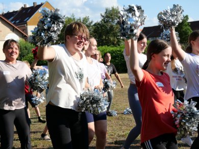 Inclusion Cheer Einblick in das Training von Inclusion Cheer, ein Projekt im Rhamen des Bundesprogramms "Demokratie Leben!" ins Leben gerufen durch den Turnverein Pirmasens und seine United Cheerleader Pirmasens