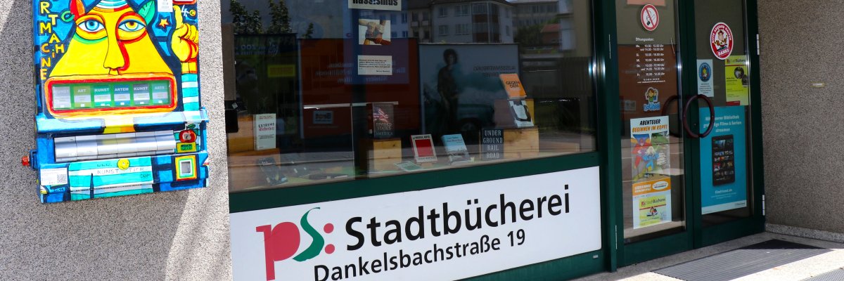 Eingang Stadtbücherei Eingang Stadtbücherei