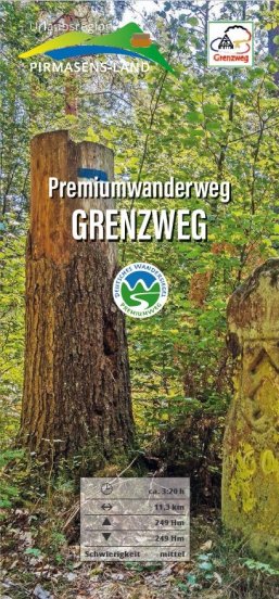 Flyer Grenzweg Vorderseite Flyer Grenzweg mit einem Grenzstein mit im Wald
