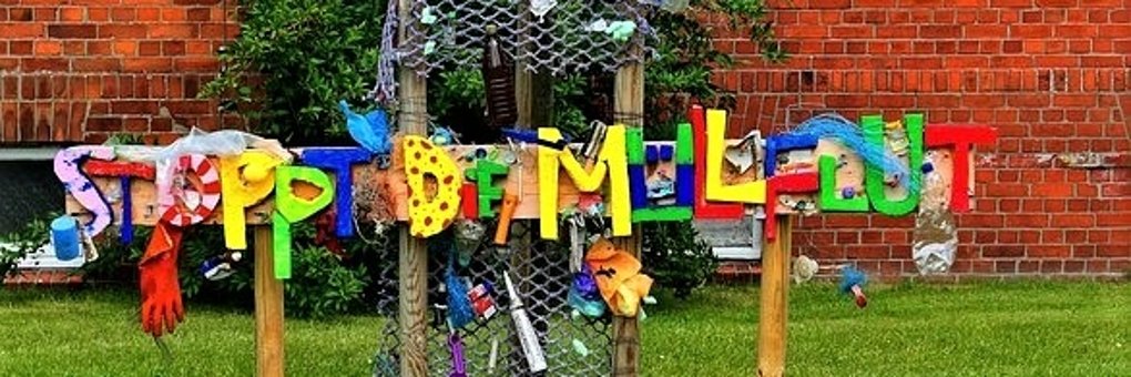 Stoppt die Müllflut Müllauto auf Exerzierplatz
