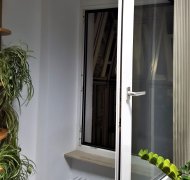 Lüften geöffnetes Fenster zum Lüften